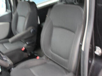 2016-renault-trafic-1435379-46172027