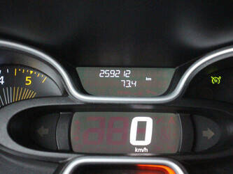 2016-renault-trafic-1435379-46172030