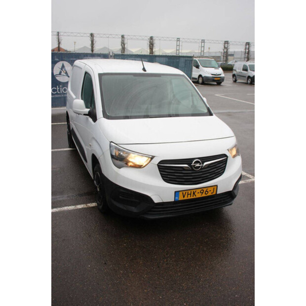 2020 Opel COMBO-46172040