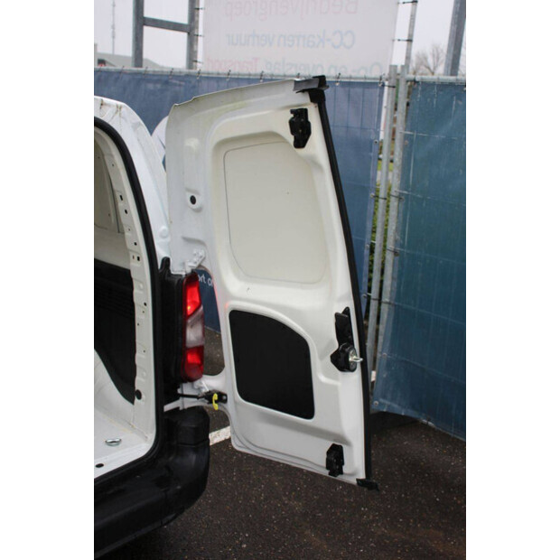 2020 Opel COMBO-46172050