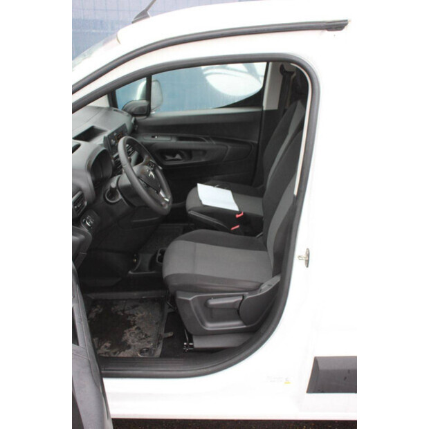2020 Opel COMBO-46172063