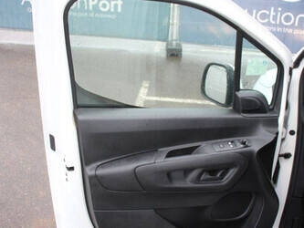 2020-opel-combo-1435380-46172064