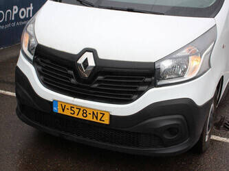 2018-renault-trafic-1435381-46172087