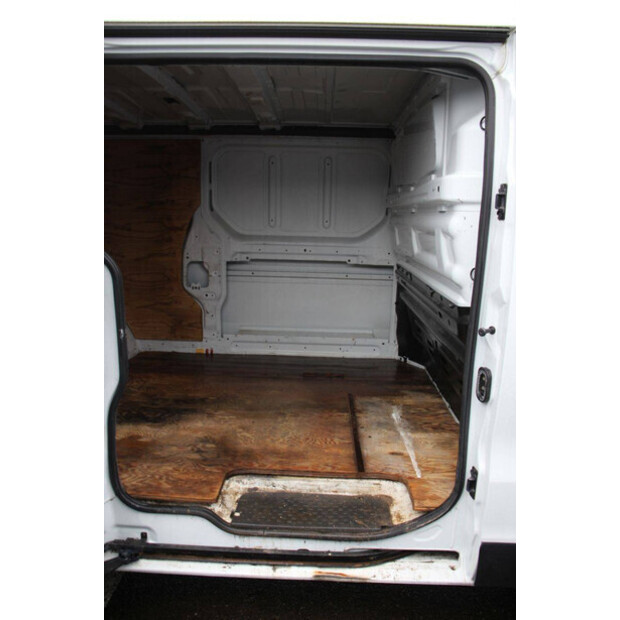 2018 Renault Trafic-46172105