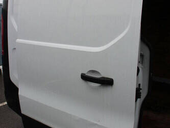 2018-renault-trafic-1435381-46172106