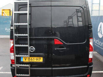 2017-nissan-nv400-1435385-46172258