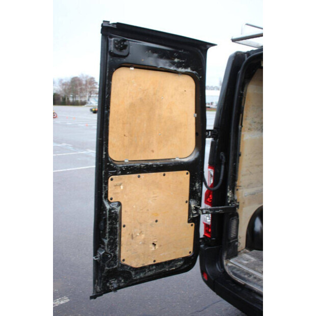 2017 NISSAN NV400-46172272