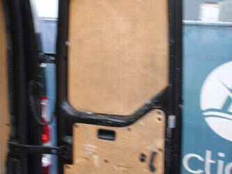 2017-nissan-nv400-1435385-46172274