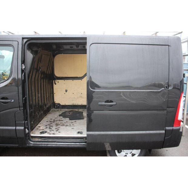 2017 NISSAN NV400-46172279