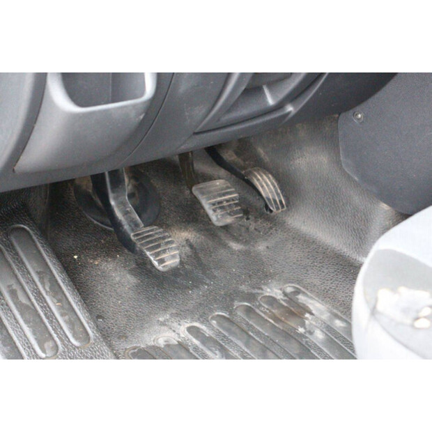 2017 NISSAN NV400-46172288