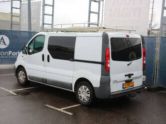 2011-opel-vivaro-2-5-cdti-1435386-46172300