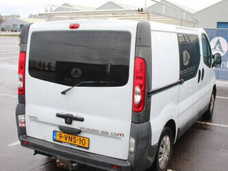 2011-opel-vivaro-2-5-cdti-1435386-46172302
