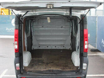 2011-opel-vivaro-2-5-cdti-1435386-46172316