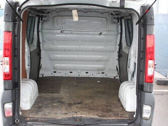 2011-opel-vivaro-2-5-cdti-1435386-46172317