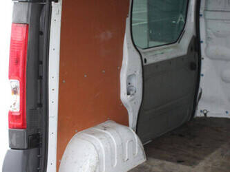 2011-opel-vivaro-2-5-cdti-1435386-46172319