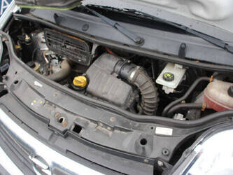 2011-opel-vivaro-2-5-cdti-1435386-46172326