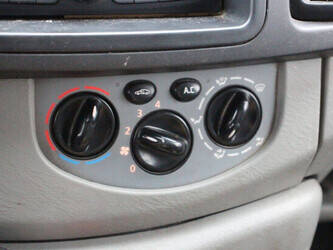 2011-opel-vivaro-2-5-cdti-1435386-46172340