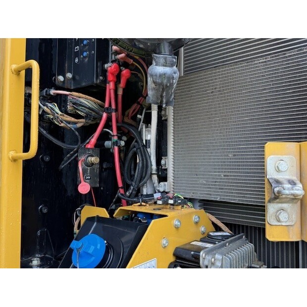 2020 كاتربيلر 325FLCR-46179537