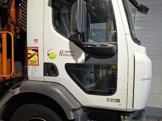 2008-renault-premium-1435527-46186515