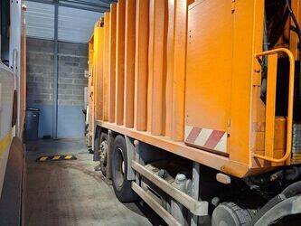 2008-renault-premium-1435527-46186516