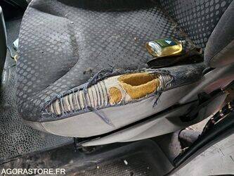 2010-renault-trafic-1435532-46186612