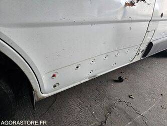 2010-renault-trafic-1435532-46186622