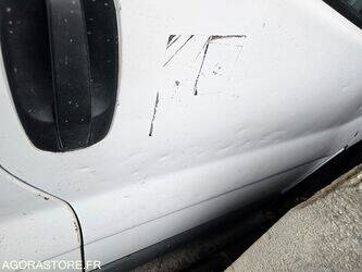 2010-renault-trafic-1435532-46186645