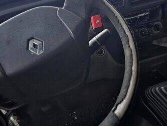 2009-renault-maxity-1435539-46186879