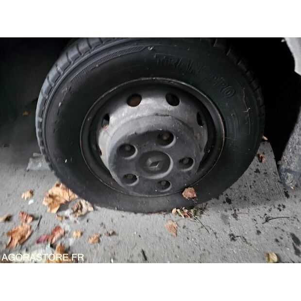 2009 Renault Maxity-46186885