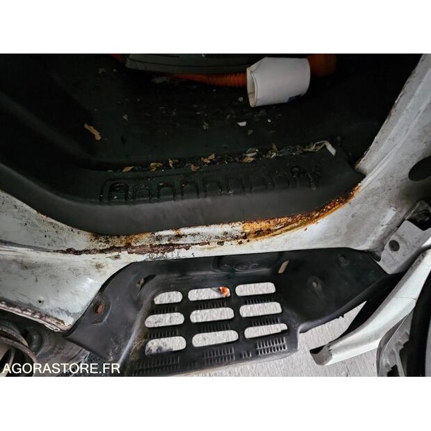 2009 Renault Maxity-46186911