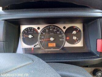 2010-renault-maxity-1435550-46187111