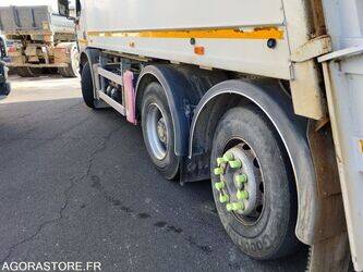 2013-renault-premium-1435557-46187159