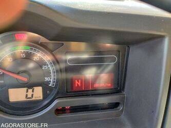 2013-renault-premium-1435557-46187160