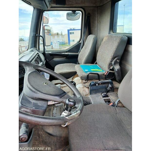 2000 رينو Kerax-46187381