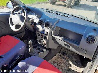 2011-dacia-logan-1435007-46187978