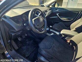 2011-citroen-c5-1435088-46188510