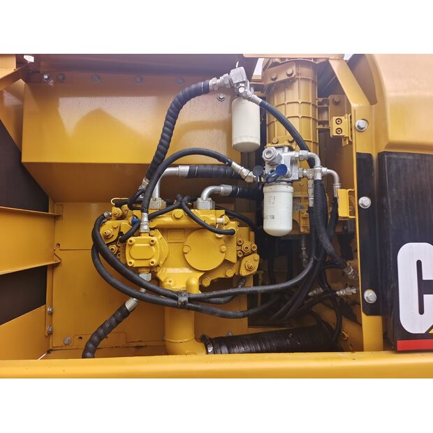 2024 Caterpillar 320CL-46189698