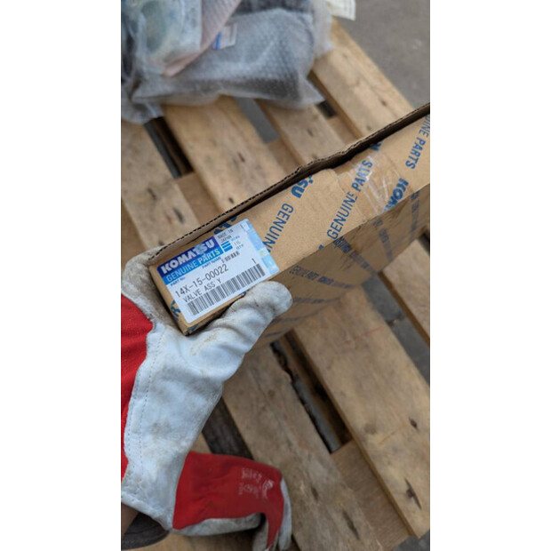 2025 Komatsu VALVA ASSY 14X-15-00022-46190104