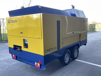 2015-compair-c200-1435693-46190300