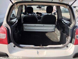 2009-renault-twingo-1435529-46207076