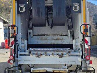 2014-renault-d-wide-1435536-46207129