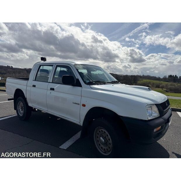 2001 MITSUBISHI L200-46207180