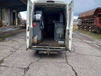 2013-iveco-35c15-1435540-46207192