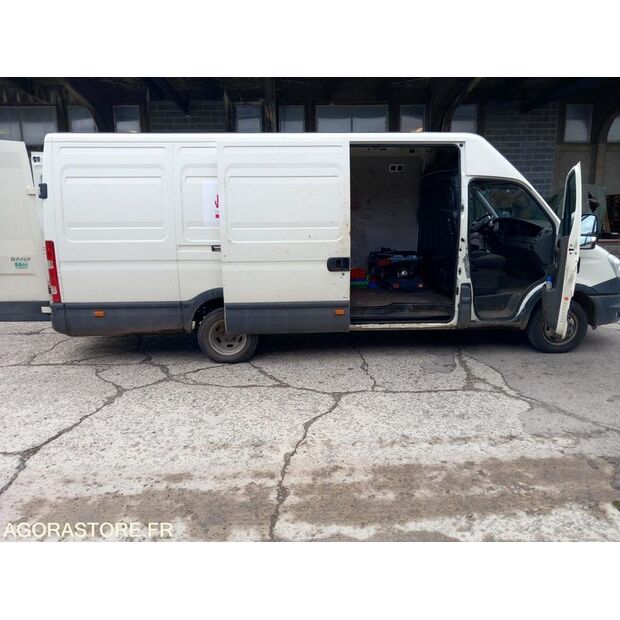 2013 Iveco 35C15-46207195