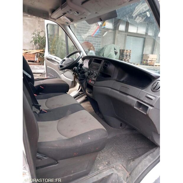 2013 Iveco 35C15-46207196