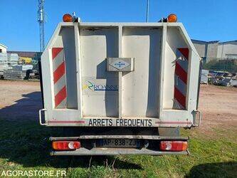 2010-renault-maxity-1435550-46207304