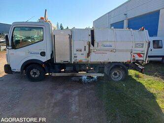 2010-renault-maxity-1435550-46207305