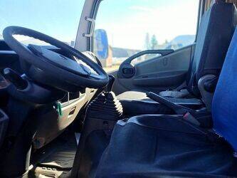 2010-renault-maxity-1435550-46207307