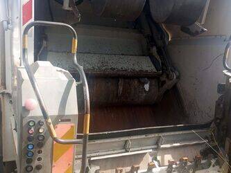 2013-renault-premium-1435557-46207319