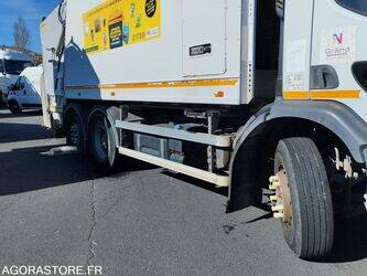 2013-renault-premium-1435557-46207328